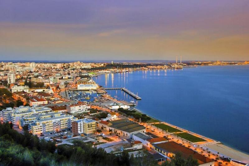 Apartamento situado no centro histórico da cidade Setúbal Exterior foto